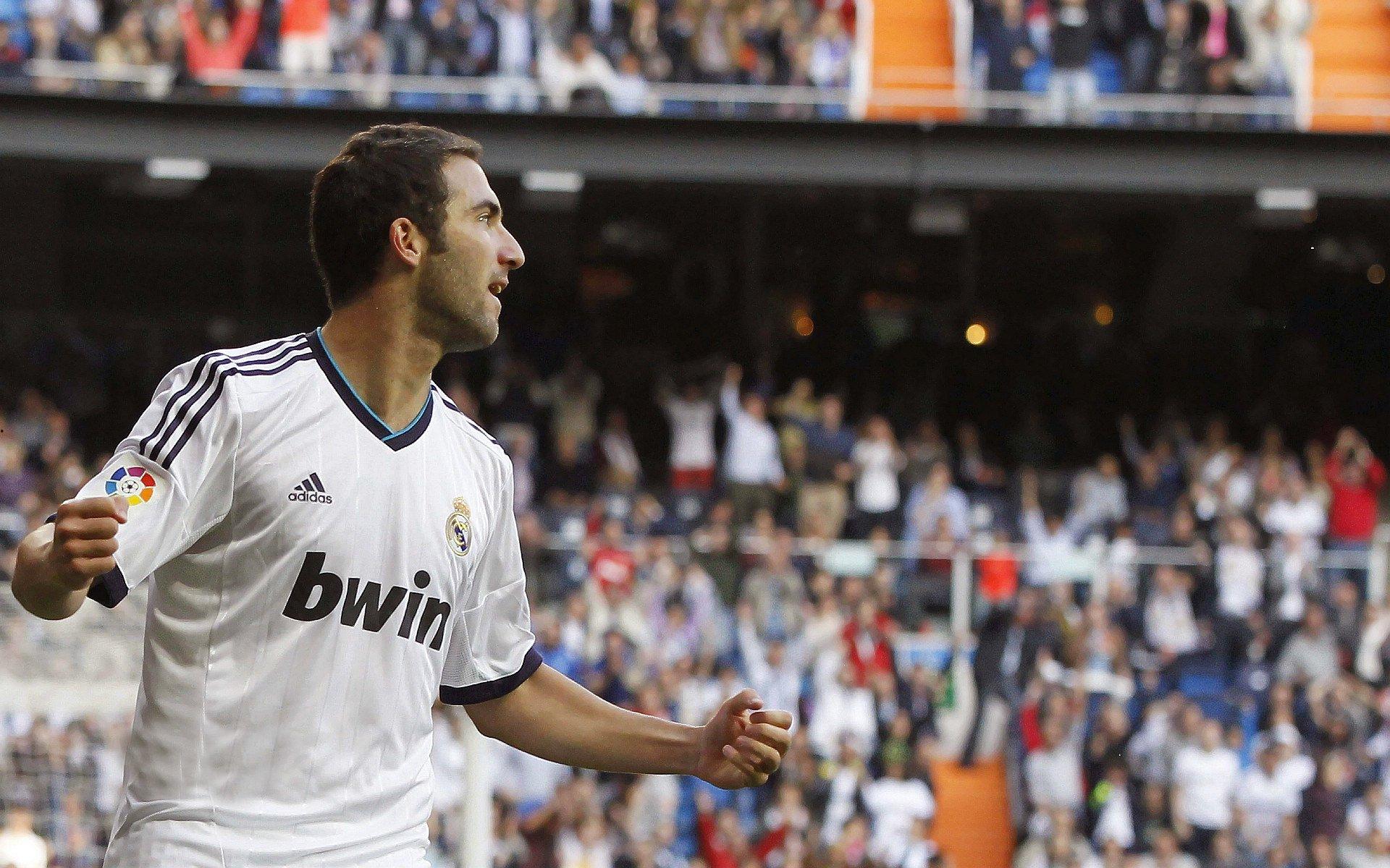 巴西同胞盛赞姆巴佩赛场友善举动，内马尔怒斥欧洲至上偏见引热议