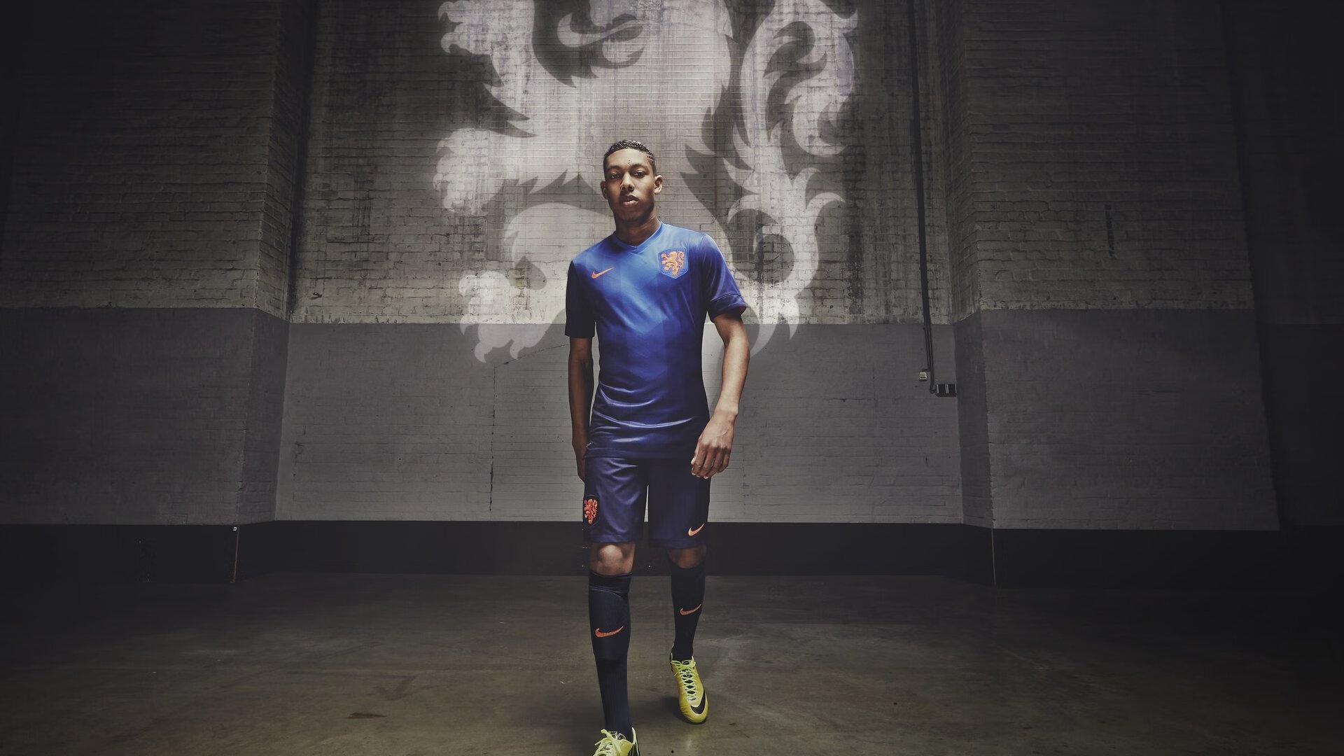 安菲尔德壁画遭恶意涂鸦，阿诺德叛徒风波搅动国家德比前夜